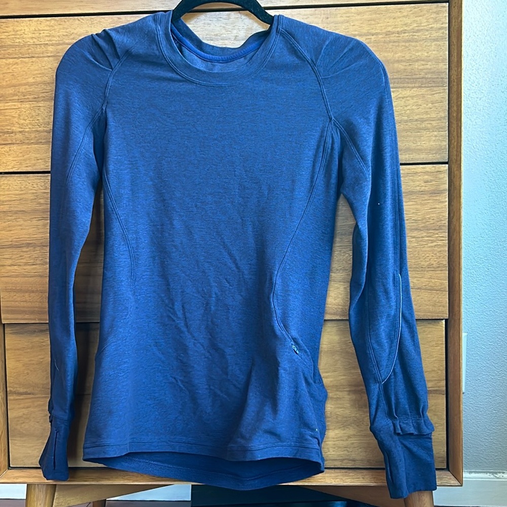 LuLulemon navy sweatshirt - puff sleeves Size 6